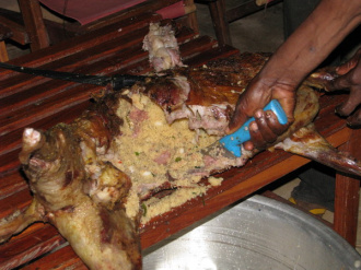 05 Le Mouton Farci Est Pret A Etre Mange